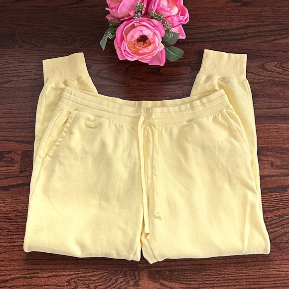 Amazon Essentials yellow joggers, size L - Picture 2 of 5
